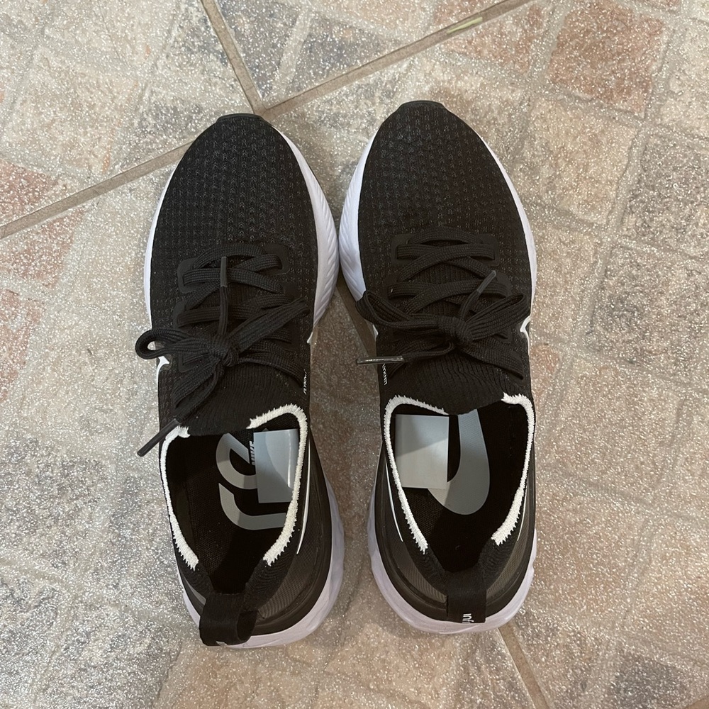 Womens Nike React Infinity Flyknit running sneakers